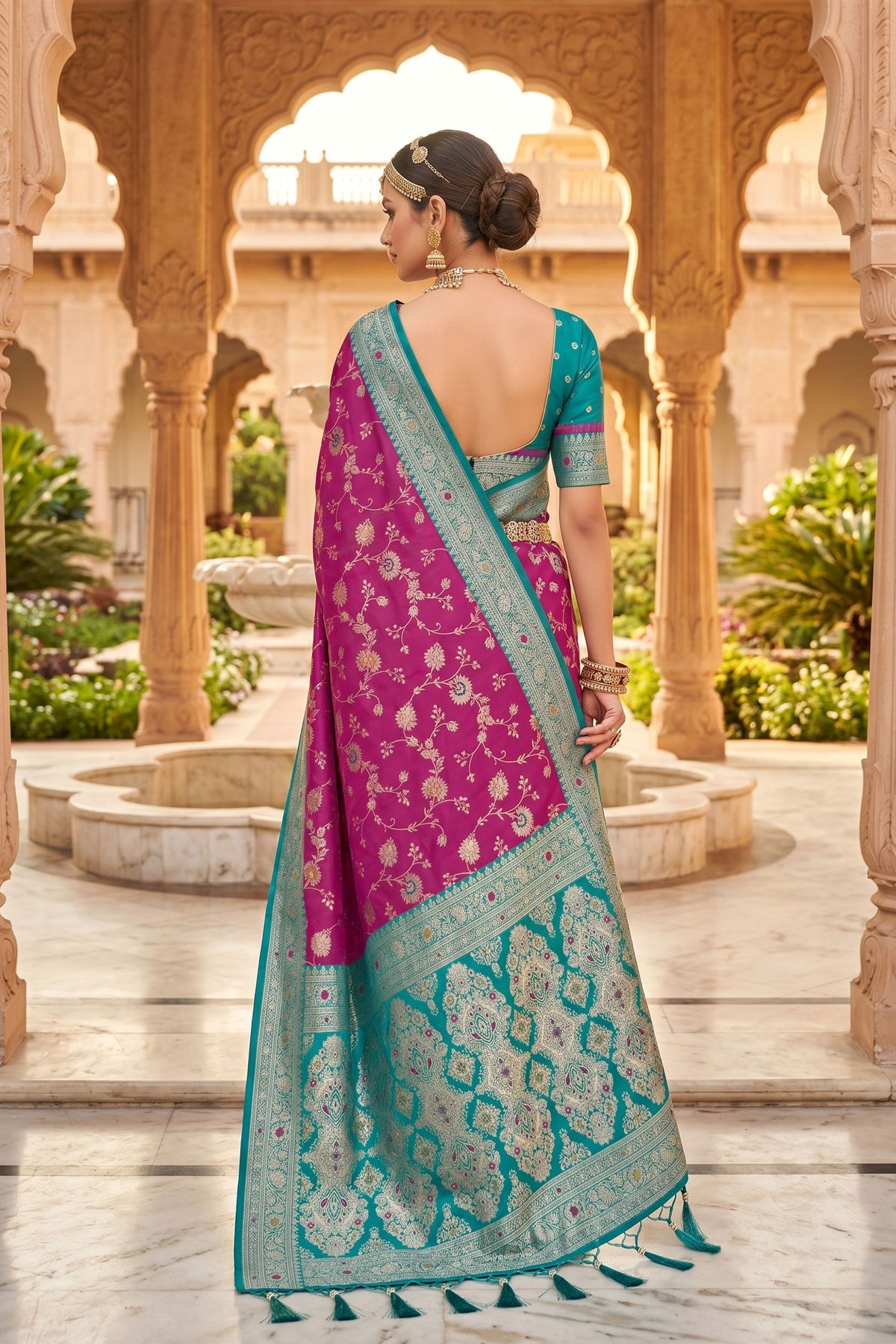 Beautiful Magenta Soft Banarasi Silk Saree with Zari Weaving Work for Women