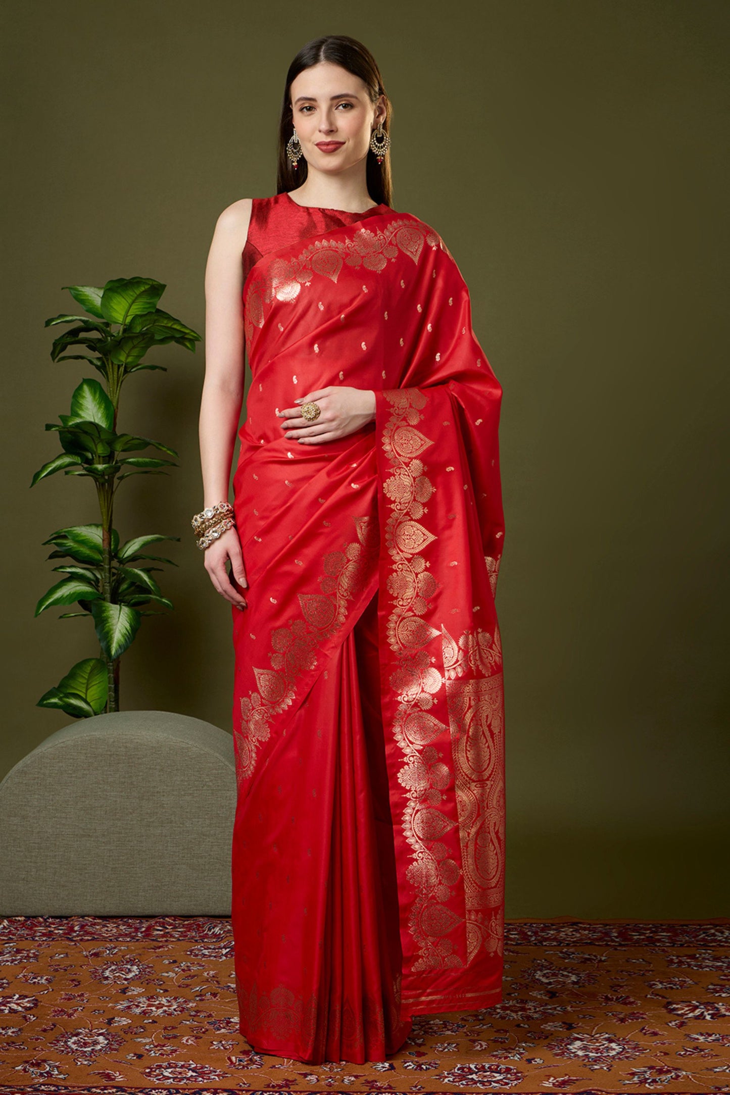 Stunning Red Banarasi Silk Saree Zari Weaving Border for Women