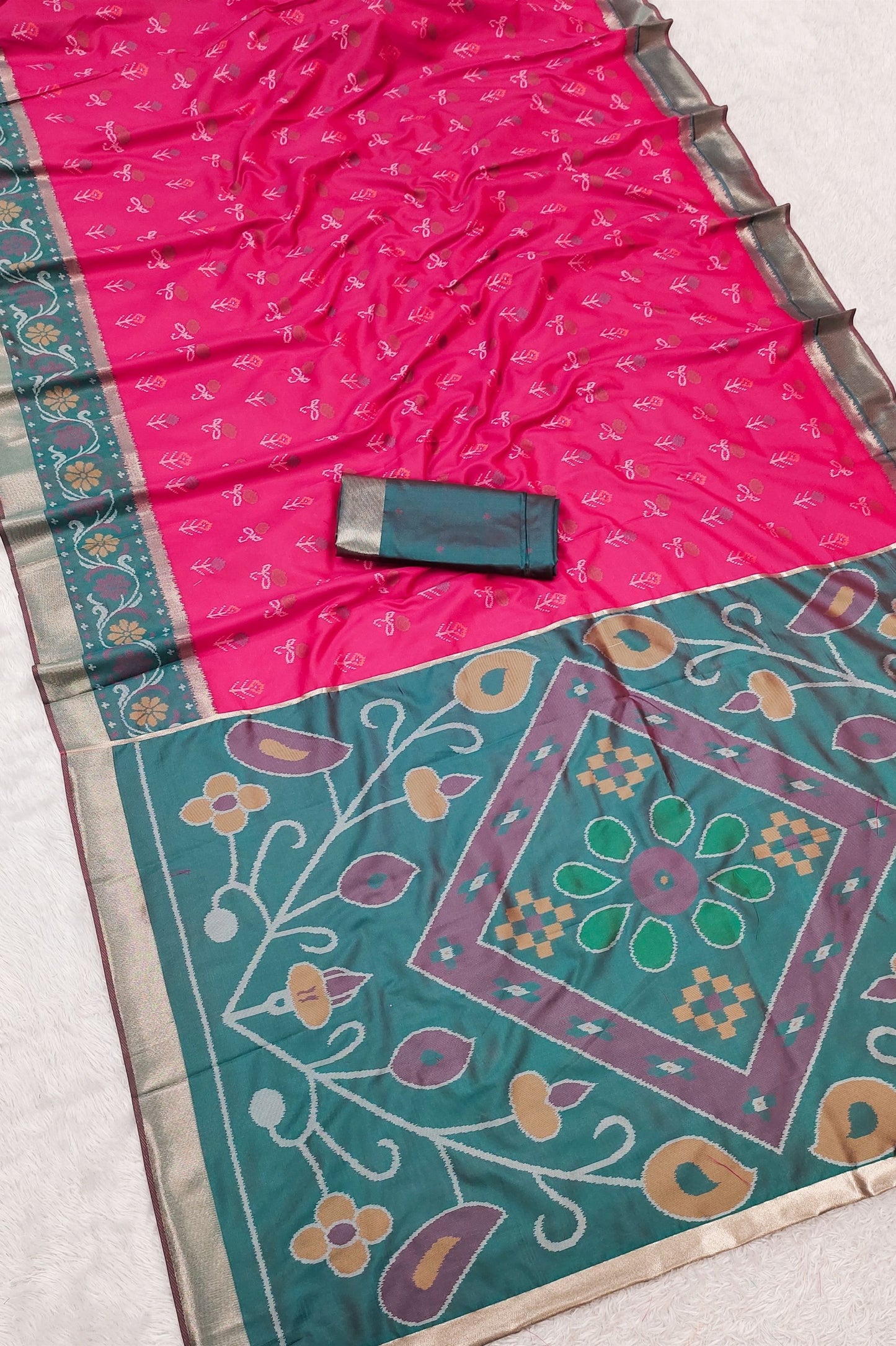 Beautiful Rani Pink Pochampalli Silk Weaving with Zari Border Saree for Women
