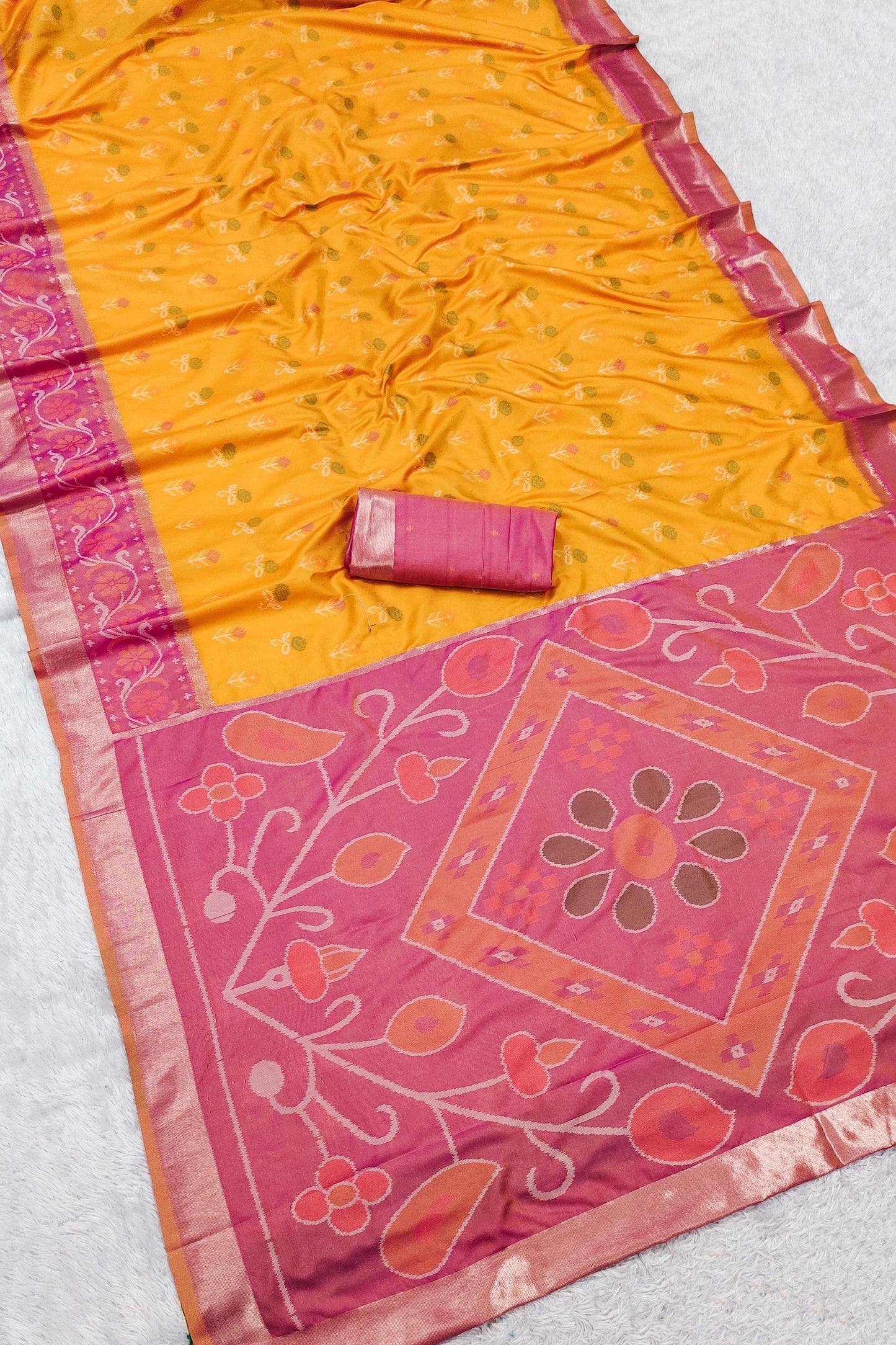 Grateful Mustard Yellow Pochampalli Silk Zari Weaving Saree for Women