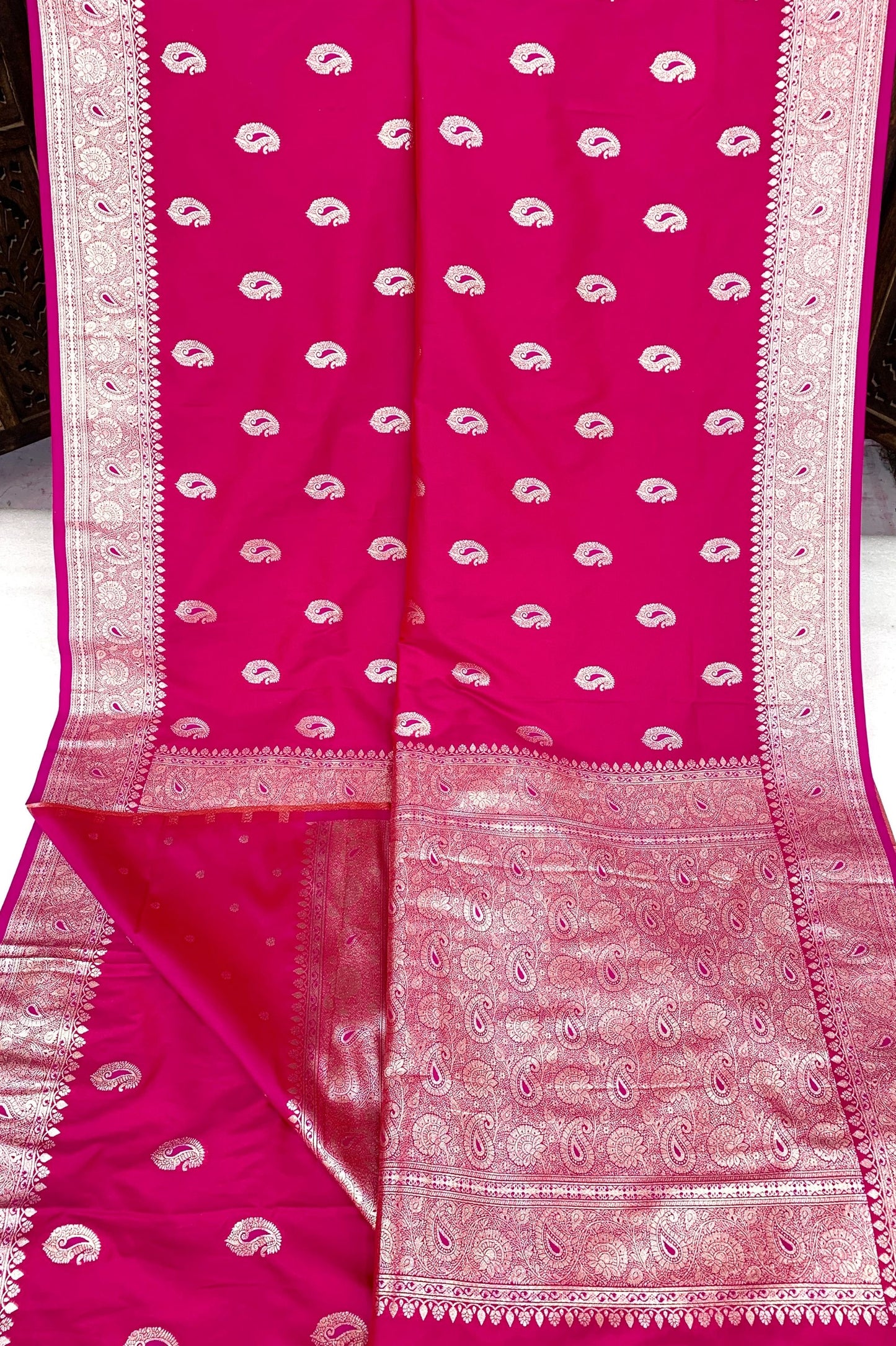 Lovely Rani Pink Banarasi Silk Saree with Zari Weaving for Women