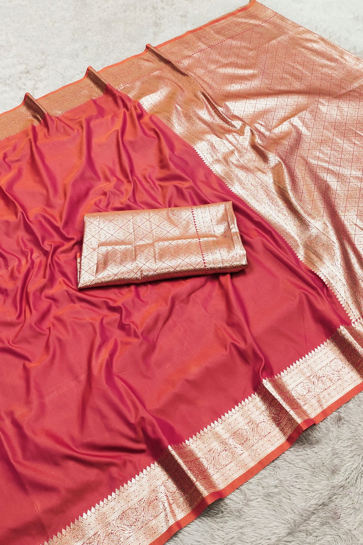 Beautiful Peach Pink Banarasi Gala Silk Zari Weaving Saree for Women