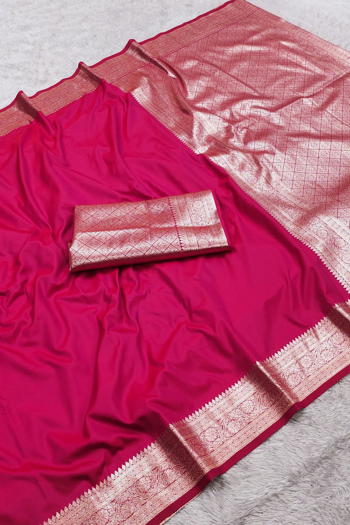 Gorgeous Rani Pink Banarasi Gala Silk Zari Weaving Saree for Women