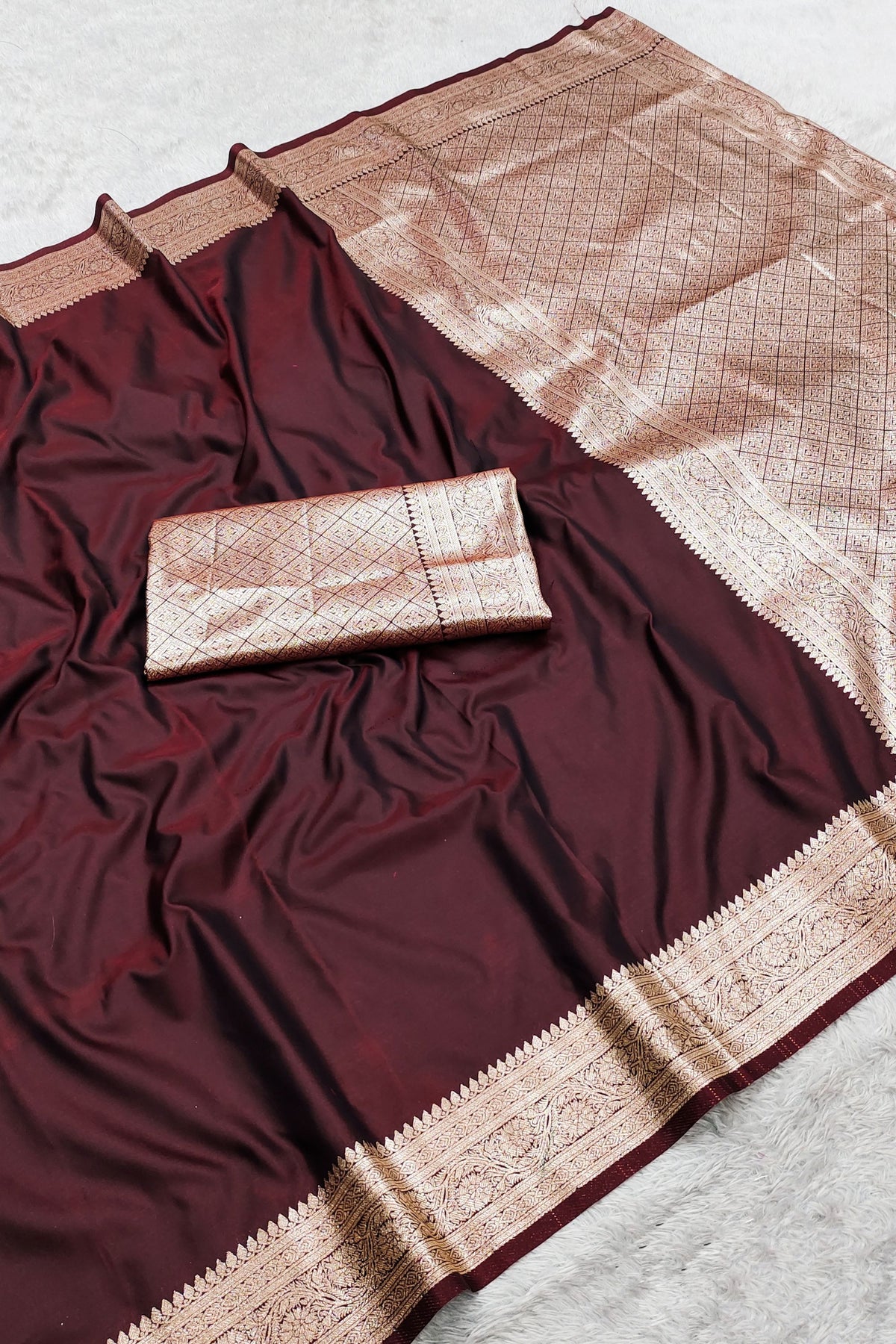 Beautiful Maroon Banarasi Gala Silk Zari Weaving Saree for Women