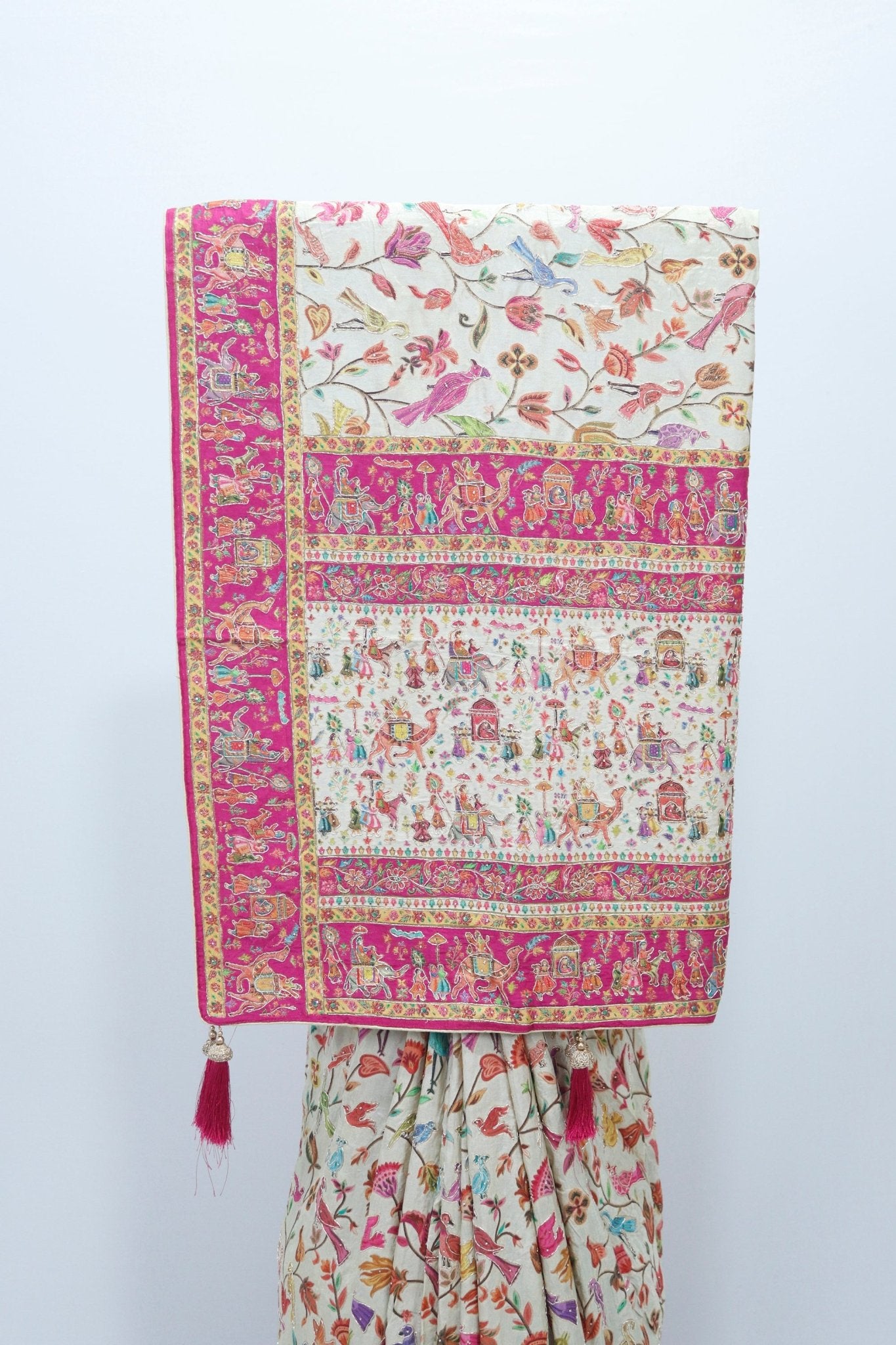 Cream Banarasi Silk SareeVibrant Rajasthani Wedding Scene Pallu - Mangaldeep NX