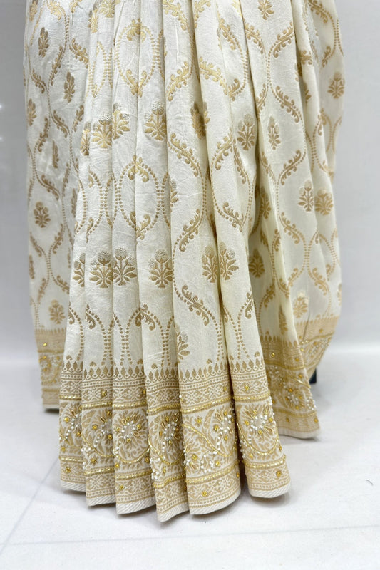 Elegant Off - White Banarasi Silk Saree - Mangaldeep NX