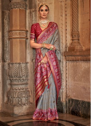 Absorbing Banarasi Silk Contemporary Saree