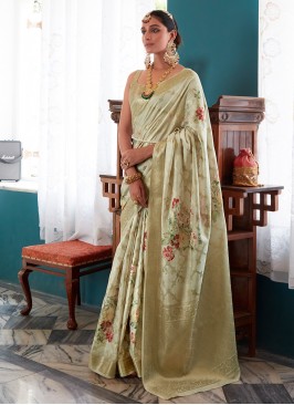 Affectionate Trendy Saree For Ceremonial