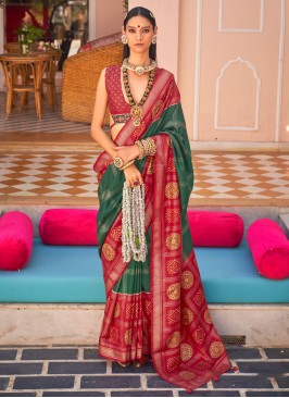 Arresting Silk Party Traditional Saree