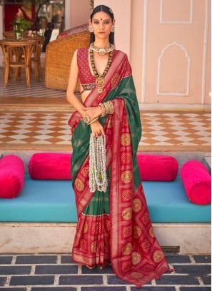 Arresting Silk Party Traditional Saree