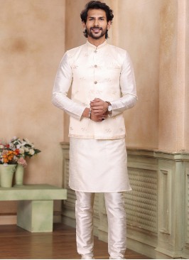 Attractive Cream Banarasi Jaquard silk with chudid