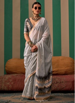 Baronial Classic Saree For Casual