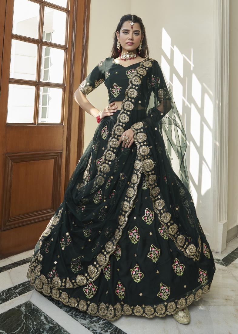 Ladies Designer Party Wear Lehenga Choli With Dupatta at Rs 2899 | Designer  Lehenga Choli in Surat | ID: 2851204433112