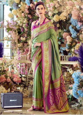 Classic Saree Weaving Banarasi Silk in Green