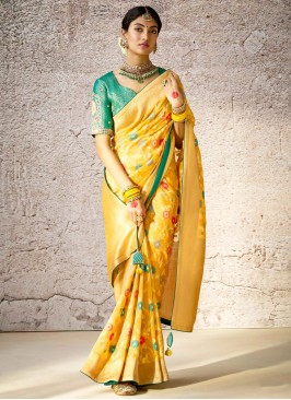 Dainty Thread Yellow Banarasi Silk Classic Saree