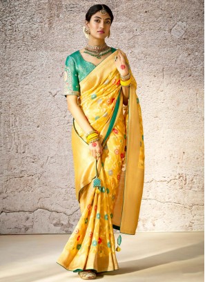 Dainty Thread Yellow Banarasi Silk Classic Saree