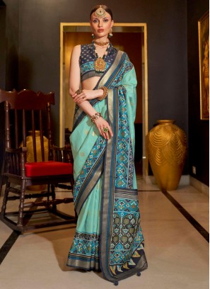 Delectable Silk Trendy Saree