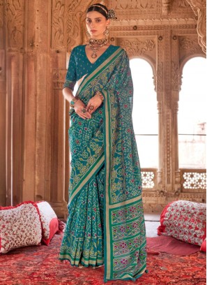 Elite Paisley Print Traditional Saree