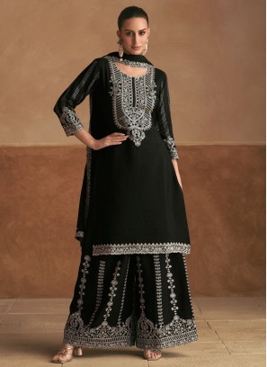 Engrossing Readymade Salwar Kameez For Ceremonial