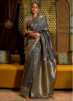 Enthralling Handloom silk Engagement Classic Saree