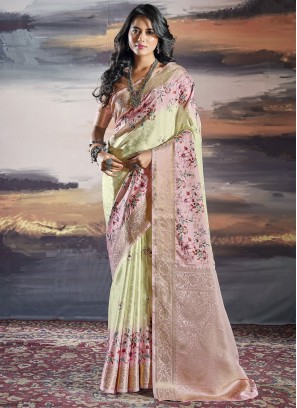 Extraordinary Contemporary Saree For Festival