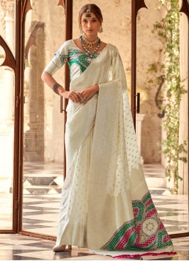 Exuberant Weaving White Traditional Saree