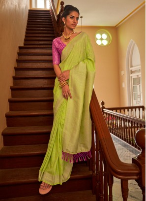 Fascinating Crepe Silk Festival Saree