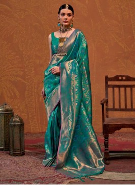 Fashionable Classic Saree For Party