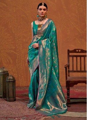 Fashionable Classic Saree For Party