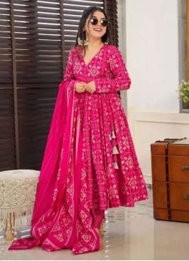 Flattering Maslin Cotton Rani Readymade Salwar Kameez