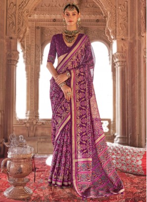 Girlish Paisley Print Designer Saree