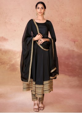 Intriguing Crepe Silk Trendy Salwar Kameez