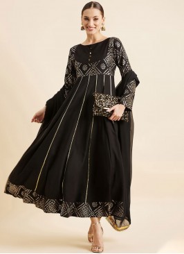 Invaluable Black Gown 