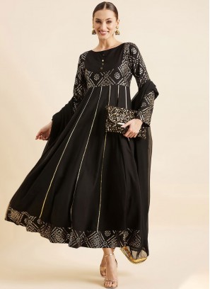 Invaluable Black Gown 