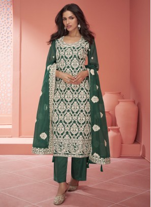 Invigorating Silk Ceremonial Pakistani Salwar Kameez