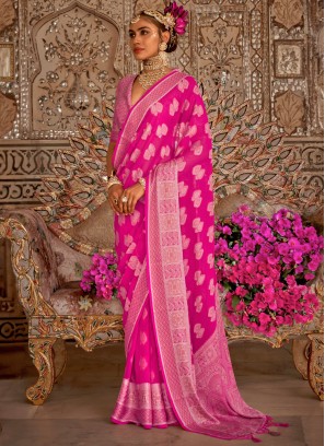 Majesty Rani Weaving Classic Saree