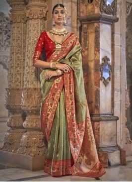 Masterly Banarasi Silk Weaving Green and Red Conte