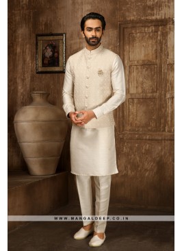 Men's Light Beige & Cream Ethnic Motifs Kurta with Pyjamas & Nehru Jacket