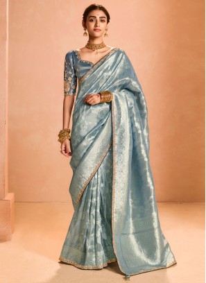 Picturesque Zari Traditional Saree