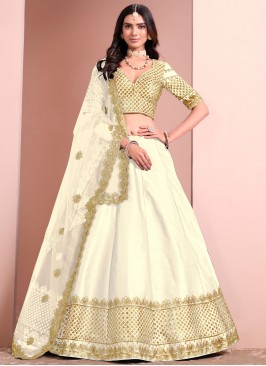 Pleasing Trendy Lehenga Choli For Engagement