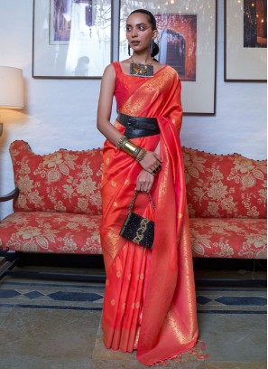 Prominent Handloom silk Trendy Saree