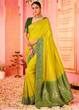 pure-dola Green Embroidered Contemporary Saree