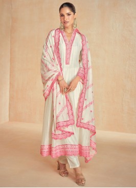 Savory White Designer Salwar Kameez