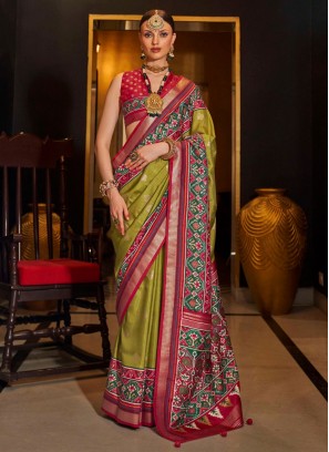 Silk Green Patola Print Traditional Saree