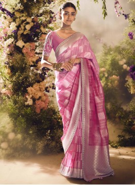 Snazzy Border Silk Traditional Saree