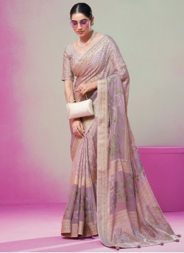 Sophisticated Trendy Saree For Ceremonial