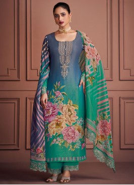 Specialised Trendy Salwar Kameez For Party