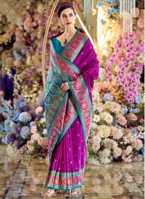 Spellbinding Weaving Traditional Saree