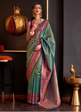 Sumptuous Handloom silk Weaving Green Trendy Saree