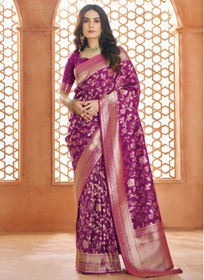 Superlative Weaving Banarasi Silk Contemporary Saree